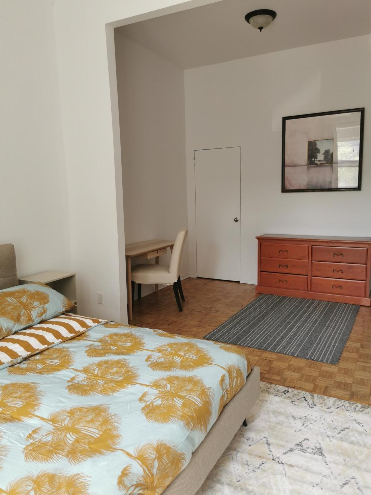 Grand Centre-ville 1227, 3 Montreal